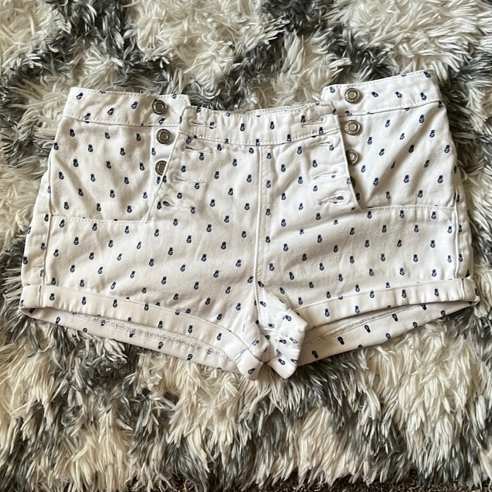 Pineapple shorties
